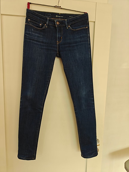 Levi's Slight Curve 28W farkut