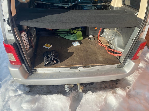 Citroen Berlingo hattuhylly