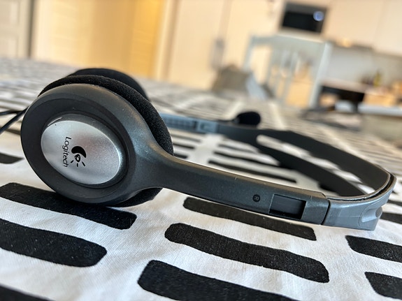 Kuulokkeet, Logitech