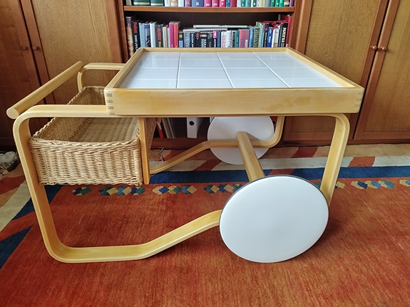 Artek 900 Alvar Aalto tarjoiluvaunu