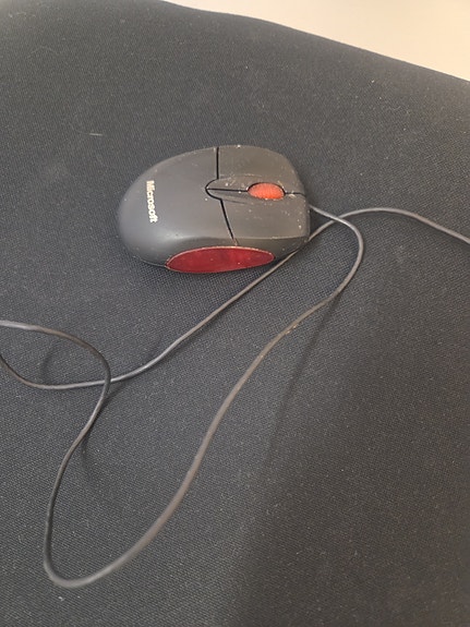 Microsoft optinen USB-hiiri musta/punainen