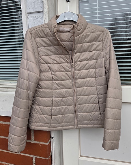 Naisten tikattu takki S beige