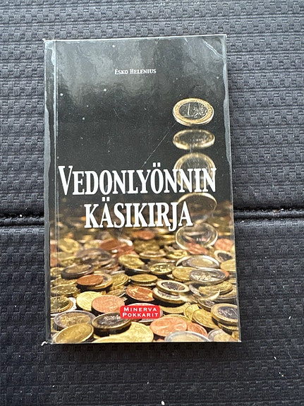 Esko Helenius Vedonlyönnin käsikirja pokkari