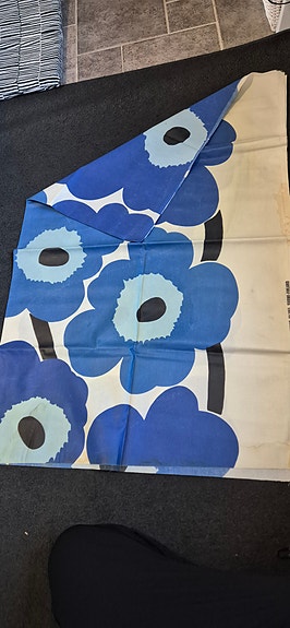 Marimekko unikko  akryylipinnoitteinen pöytäliina
