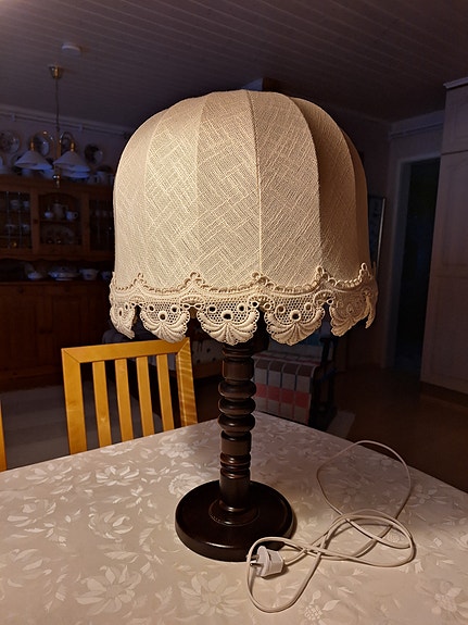 Vanha pöytälamppu