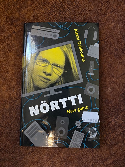 Aleksi Delikouras Nörtti New game kirja