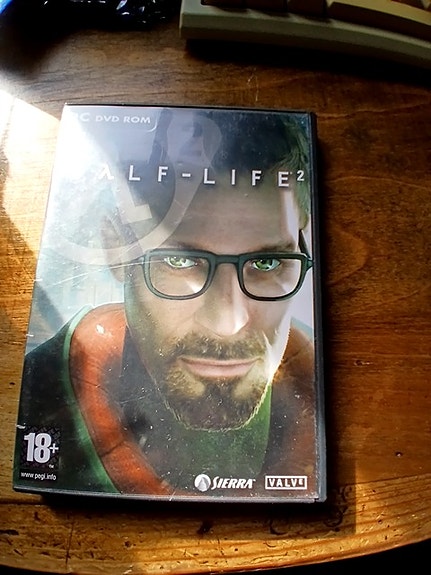 Half-Life 2 PC CD-ROM