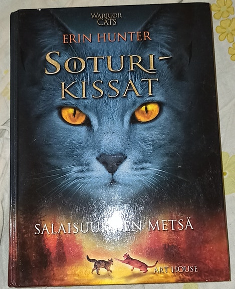 Erin Hunter: Soturikissat: Salaisuuksien metsä