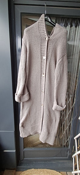 Neuletakki hupullinen