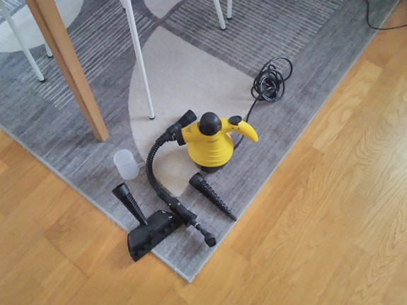 Höyrypuhdistin keltainen
