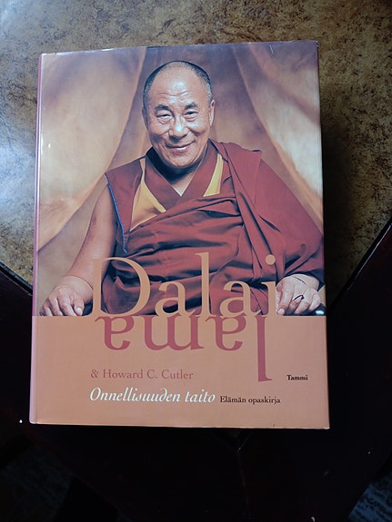 Dalai Lama & Howard C. Cutler kirja Onnellisuuden taito