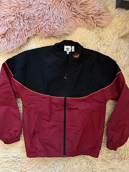 Adidas/NIKE/ulkoiluvaatteet S/M