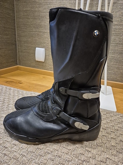 Gore-Tex ajosaappaat 43 musta