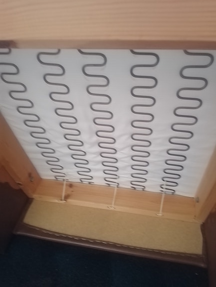 2 kpl aitoo nahkaa nojatuolia tukevat hyvä istua 15€ kappale