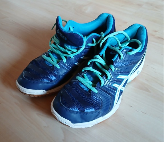 Asicsin sisäpelikengät koko 40