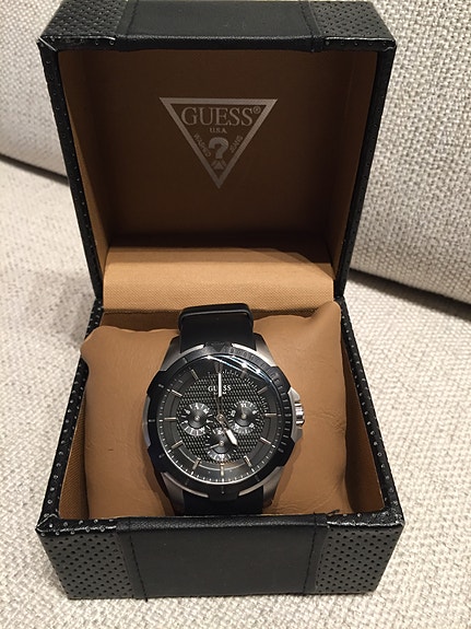 Guess 5 ATM miesten rannekello musta