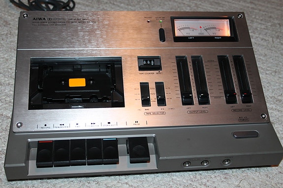 70-luku laatu hifi c-kasetti kasettisoitin AIWA AD-1250 vintage kasettidekki