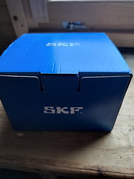 Volvo XC 70 SKF etupyörän laakeri