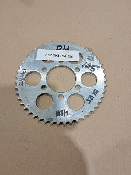 Suzuki RM 125 takaratas