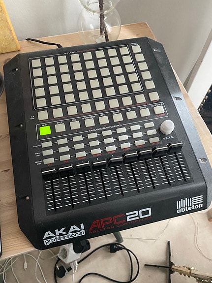 Akai APC20 MIDI-ohjain Abletonille