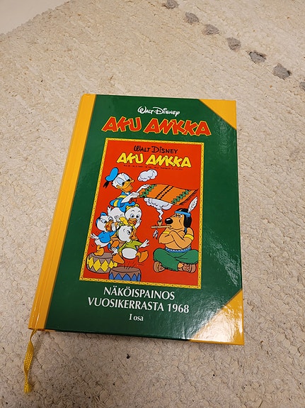 Walt Disney Aku Ankka näköispainos vuosikerrasta 1968 kirja