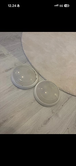 2kpl plafondi valaisimia