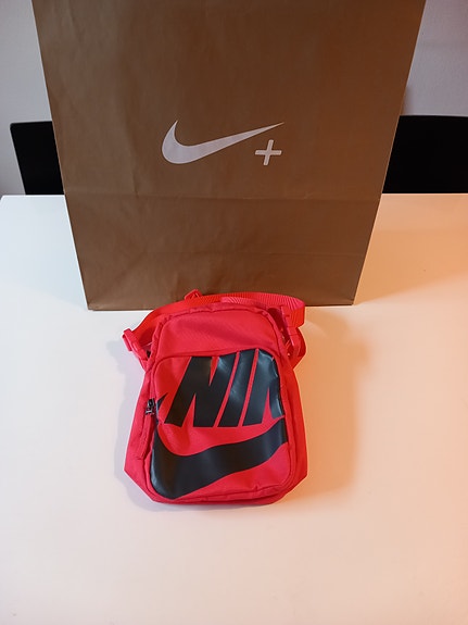 Nike crossbody laukku