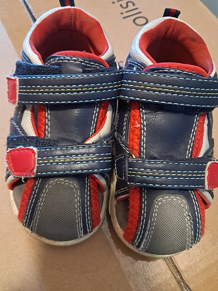 Sandaalit koko 23