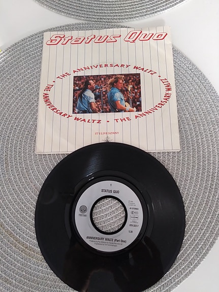 Status Quo 7" Anniversary waltz (Part One)