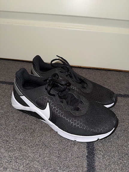 Nike juoksukengät 42 musta