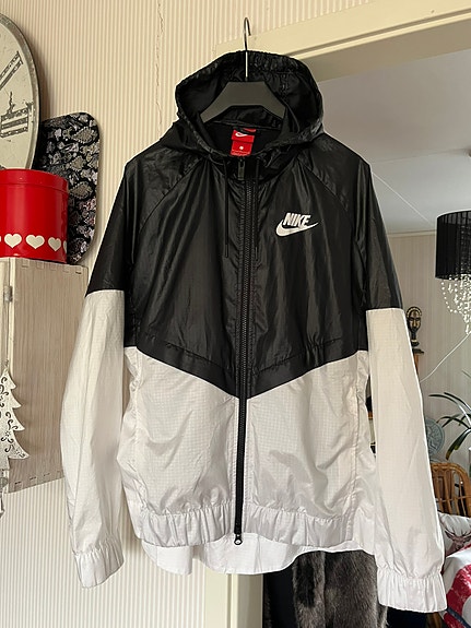 Nike juoksutakki. L