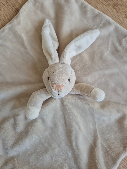 Teddykompaniet Floppys uniriepu vaaleabeige pupu