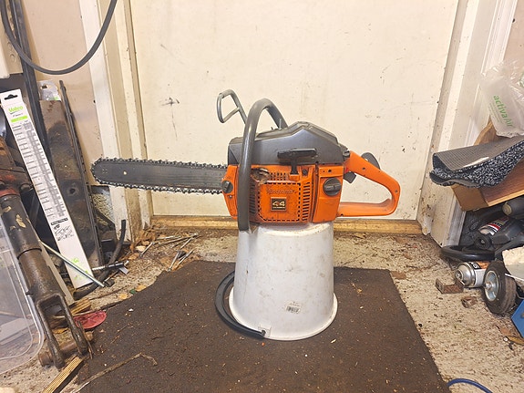 Husqvarna 44 moottorisaha