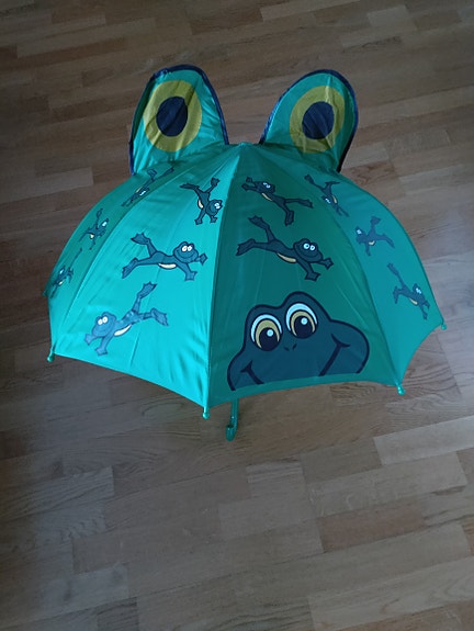 Myydään lasten sammakko sateenvarjo