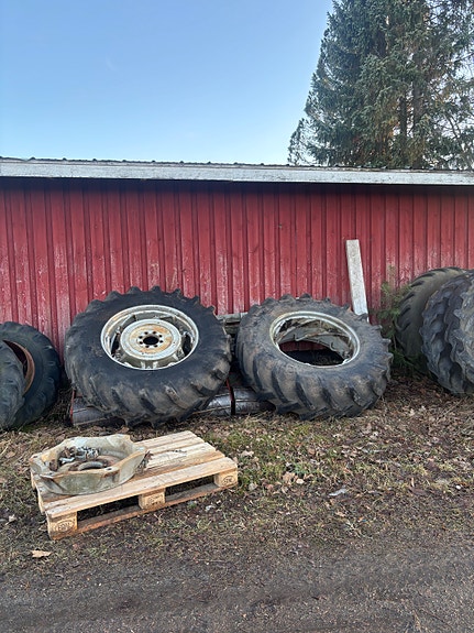 Traktorin renkaat ja vanteet 18.4-34
