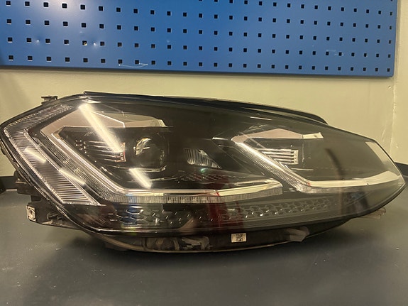 VW Golf VII led ajovaloumpiot