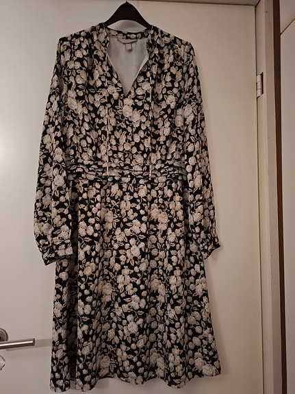 kukallinen mekko