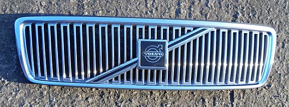 VOLVO V70 I (875, 876) etu maski