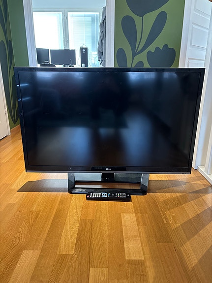 LG 42”