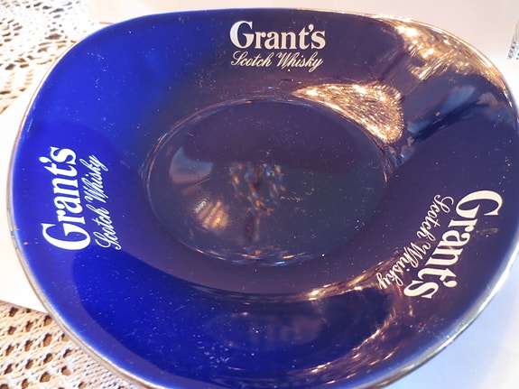 Tuhkakuppi Grants, Scotch Whisky