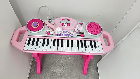 Kids piano and mic