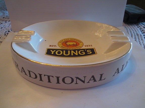 Tuhkakuppi  Youngs Traditional Ales