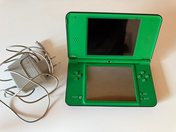 Nintendo DSi XL green