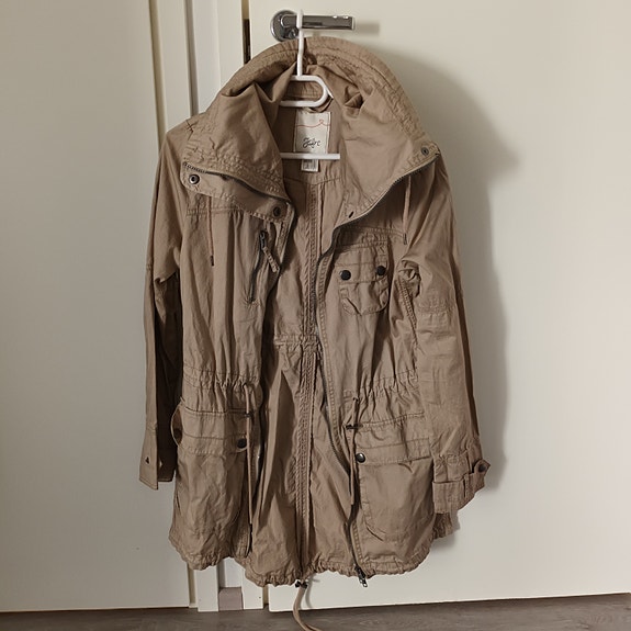 Beige takki