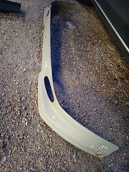 Renaultin etupuskurinlisäys