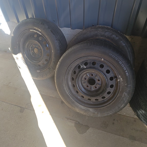 Toyota Avensis kesärenkaat 16" 5*114,3