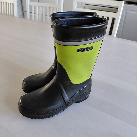 Nokian kumisaappaat koko 32 musta–lime unisex