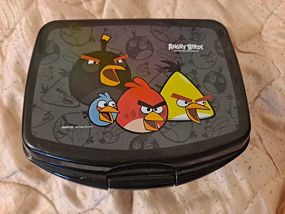 Angry Birds eväsrasia musta