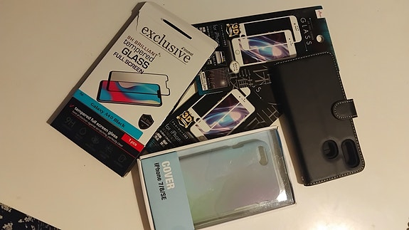 iPhone- lisävarusteet / i -phone accessories