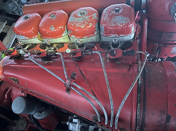 Deutz 4 sylinterinen moottori.